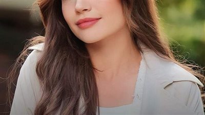 لن تصدق من تكون هذه الفنانة في الصورة.. «قوي الملاحظة سيعرفها»