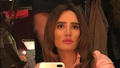 زينة تشعل مواقع التواصل بإطلالة مٹيرة.. وملاحظة غريبة من الجمهور