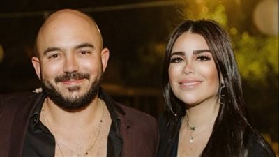 بـ توب شفاف.. زوجة محمود العسيلى تثير الجدل بإطلالة أنيقة