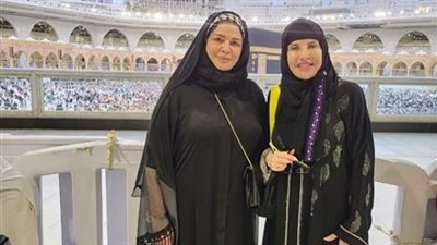 أول رد من إلهام شاهين بعد الھجوم عليها بسبب صورة العمرة