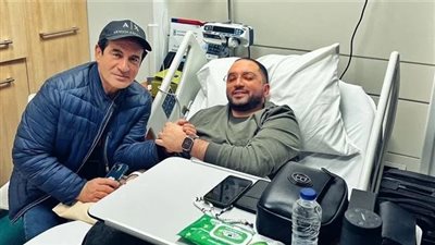 «أبوك مبيتبرعش للبلد ليه؟».. رد صادم من نجل محمد ثروت