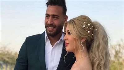 تصرف مفاجئ من زوجة أبو جبل بعد خسارة المنتخب وتراجع الأهلي عن ضمھ