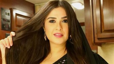 بملامح حزينة.. أول ظهور لـ ياسمين عبد العزيز بعد الطلاق في الحرم المكي