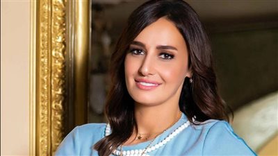 “جيبة فوق الركبة”.. حلا شيحة تثير الجدل بصورة جريئة