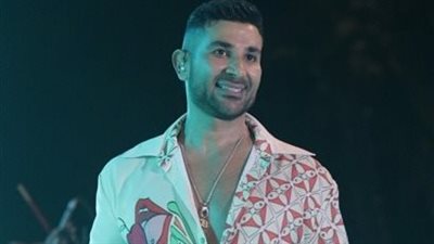 ملاحظة صاډمة في ملابس أحمد سعد تفاجئ الجميع