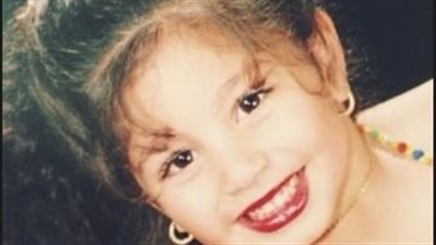 فنانة شهيرة تشارك الجمهور بصورة من طفولتها.. هل عرفتها؟