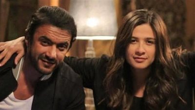 مفاجأة.. أكرم حسني يتحدث عن سبب انفصال ياسمين عبد العزيز والعوضي
