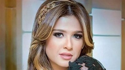 ياسمين عبد العزيز تعلن خبر مفاجئ للجمهور