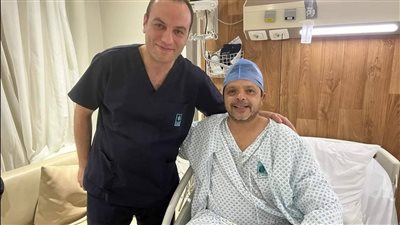 بعد صورته بالمستشفى.. مفاجأة بشأن مرض محمد هنيدي