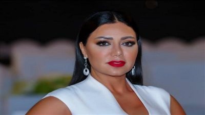 رانيا يوسف تثير الجدل على مواقع التواصل بكاش مايوه شفاف.. شاهد