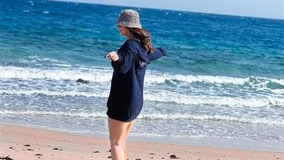 “فنانة شهيرة”.. من هي صاحبة الصورة التي هزت مواقع التواصل