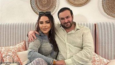 ملاحظة غير متوقعة في صورة أحلام وزوجها.. ما هي؟
