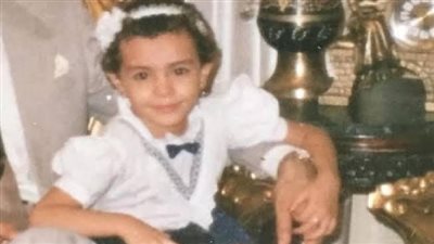 هذه الطفلة أصبحت ممثلة ومطربة شهيرة تنافس اكبر الفنانات.. من هي