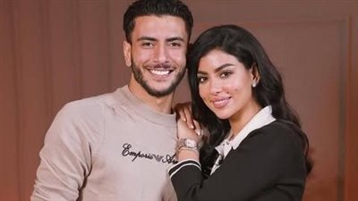 من الشاب الذي ظهر مع كارولين عزمي؟ مفاجأة لأول مرة