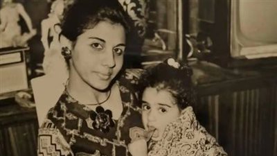 هذه الطفلة أصبحت فنانة شهيرة تنافس كبار الفنانات من هي
