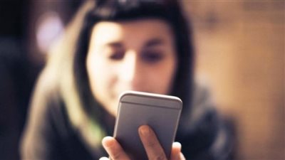 بنتي 13 سنة بتكلم ولاد أعمل معاها إيه استشاري يجيب