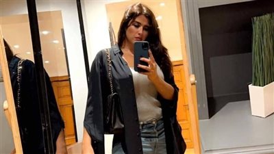 ملاحظة غريبة في صورة ياسمين عبد العزيز.. لن تصدق ماهي؟