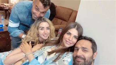 رد فعل مفاجئ من كريم فهمي وزوجته بعد انفصال هنا الزاهد وأحمد فهمي