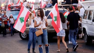 لحل مشكلة العنوسة المرتفعة في البلاد.. لبنانيات يطلقن حملة تزوجني بدون مهر