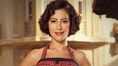 تصرف غريب من منه شلبي في عيد ميلاد زوجها
